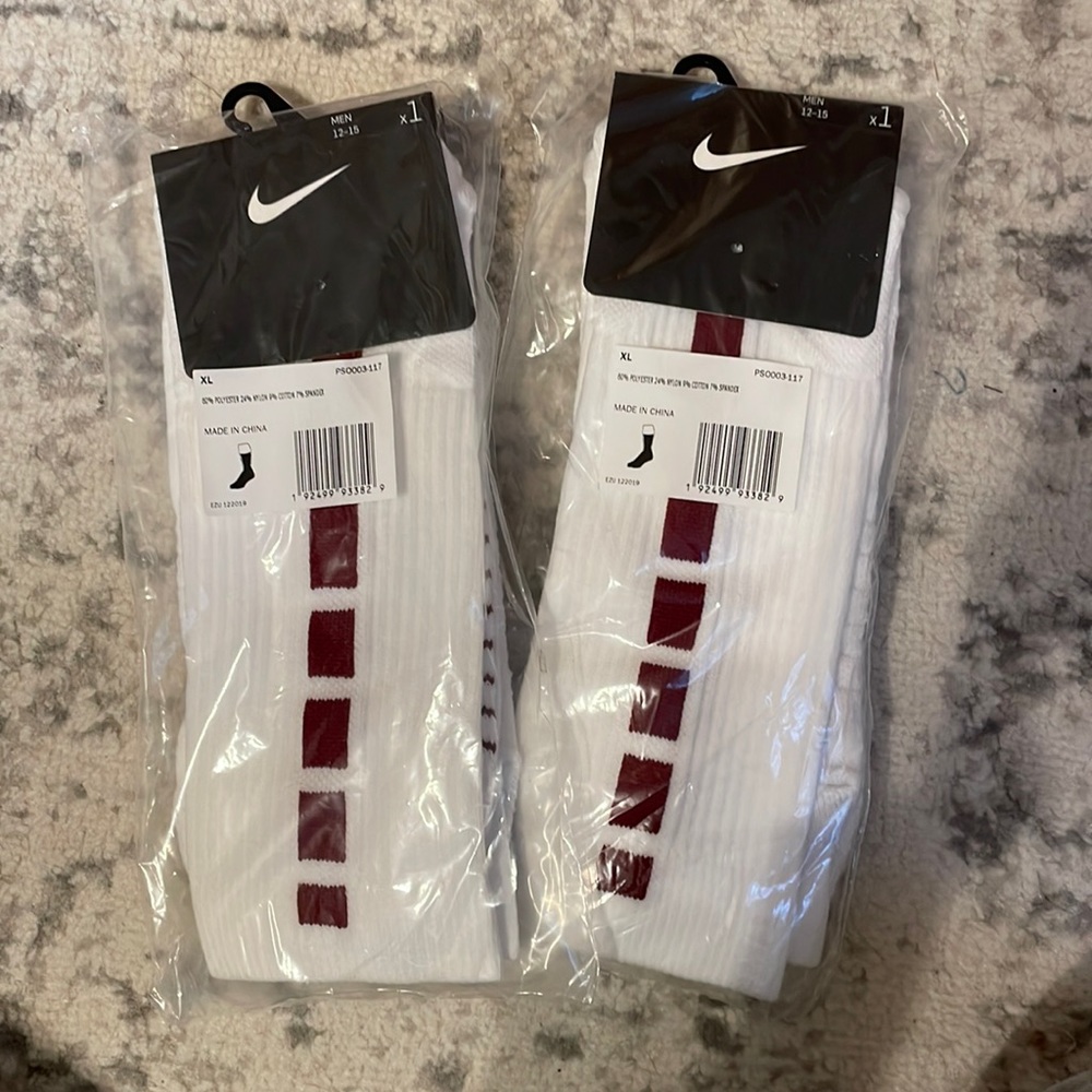 Size XL (Mens 12-15) Nike midcalfs (price is for 2 pairs)